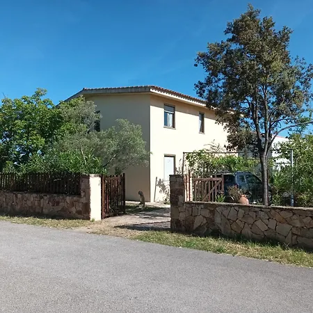 בית נופש Lu Fraili House